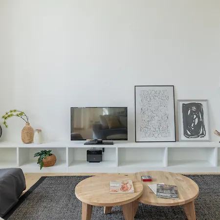 Iflat Contemporary Elegant Skyline In Apartment *