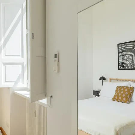 Iflat Contemporary Elegant Skyline In Apartment *