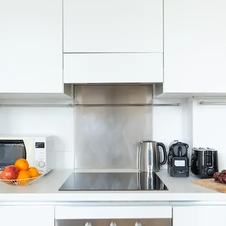 Iflat Contemporary Elegant Skyline In Apartment Rome